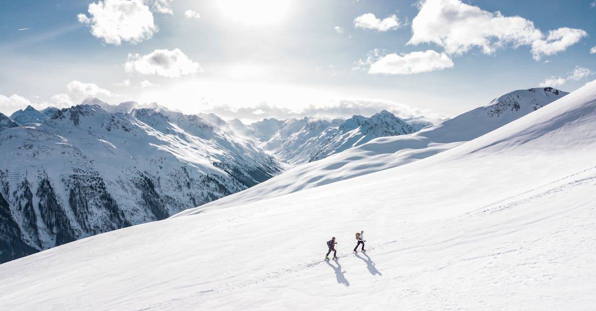 découvrez les multiples bienfaits des sports d'hiver pour votre santé et votre bien-être. renforcez votre endurance, améliorez votre équilibre et profitez de la nature tout en vous amusant sur les pistes. que vous soyez débutant ou expert, les activités hivernales sont idéales pour garder la forme tout en vous divertissant.