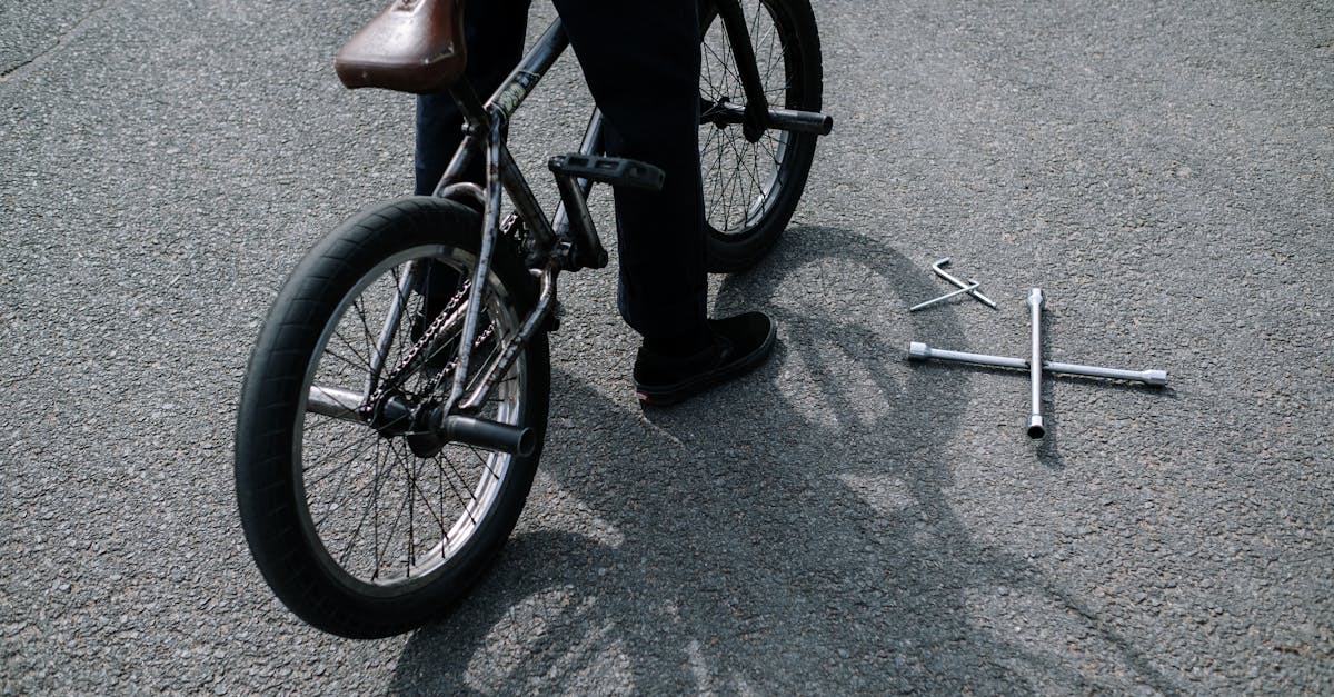 comparez différentes marques et modèles de pneus de vélo pour choisir la meilleure performance, durabilité et adhérence adaptées à votre style de conduite.