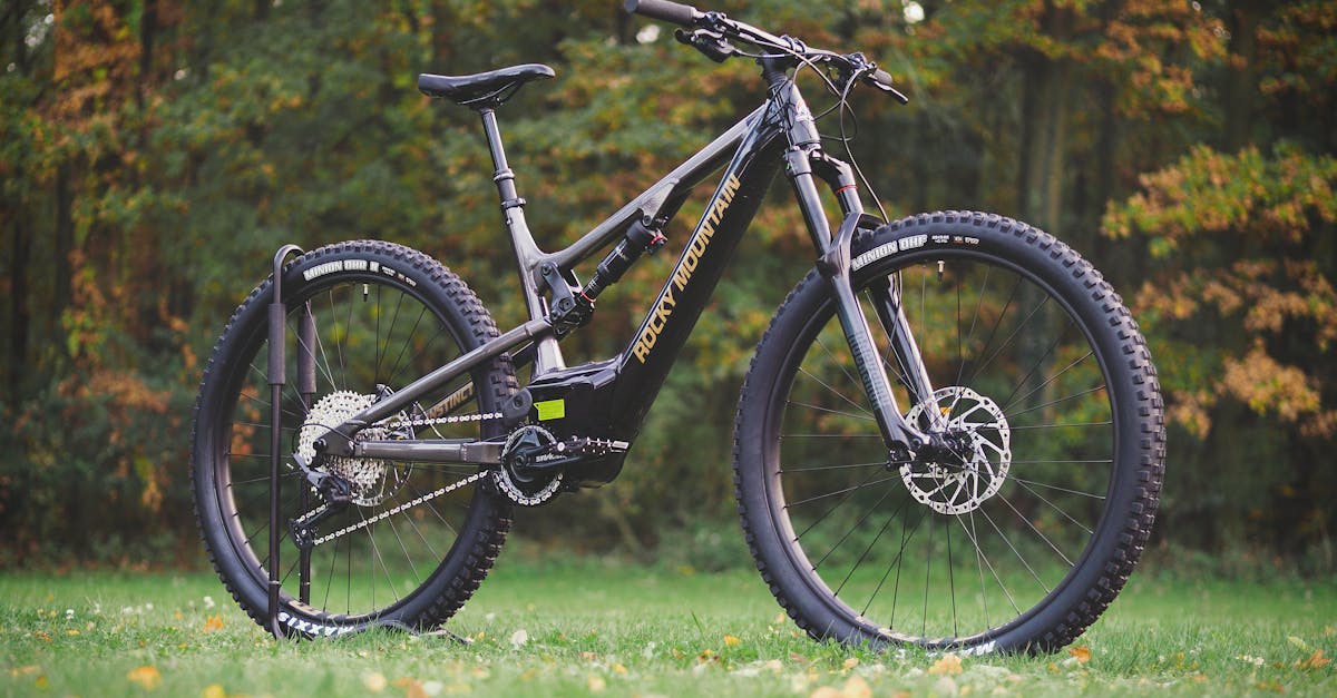 découvrez nos vélos gravel, parfaits pour l'aventure et la polyvalence sur tous les terrains. profitez d'une expérience cycliste confortable et performante, que ce soit sur route, sentiers ou chemins accidentés.