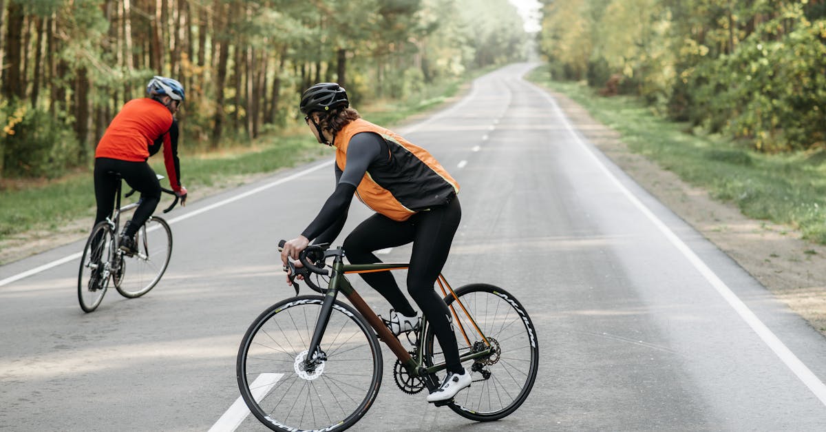 comparez les meilleurs vélos de route pour trouver celui qui correspond parfaitement à vos besoins, performance et budget.