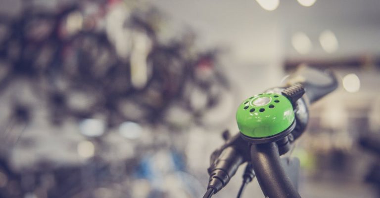 découvrez notre sélection d'accessoires pour vélo, conçus pour améliorer votre confort, sécurité et performance lors de vos sorties à vélo.